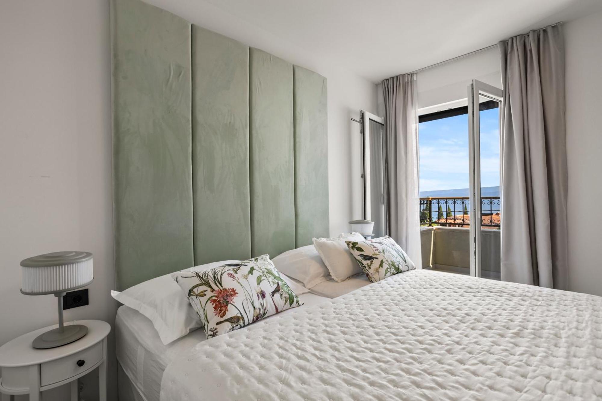 Ferienwohnung Luxury Penthouse Duće Exterior foto